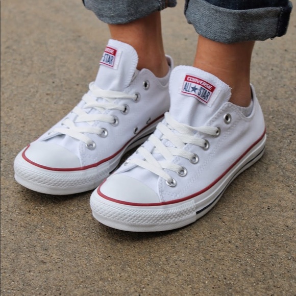 White converse - Picture 1 of 1